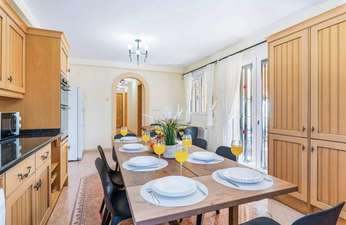 La Empedrola Villa | Villa Comodo - Six Bedroom Villa, Sleeps 14