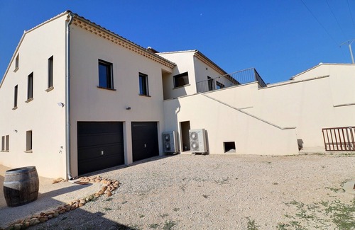 Bedarrides House | Villa Contemporaine Avec Piscine, au Coeur et au Calme du Vignoble
