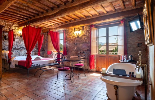 Lucca Historical Center Bed & Breakfast | Villa Corte Degli Dei