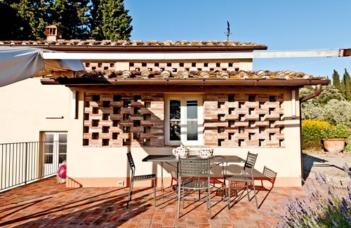 Montelupo Fiorentino Villa | Villa cottage with pool and jacuzzi just a few km from Florence