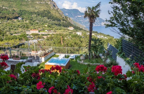 San Pietro Villa | Villa Cristina with 3 bedrooms and free parking
