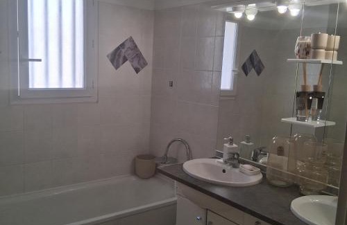 Marseillan Villa | Villa d'exception à louer, salon et 2 chambres