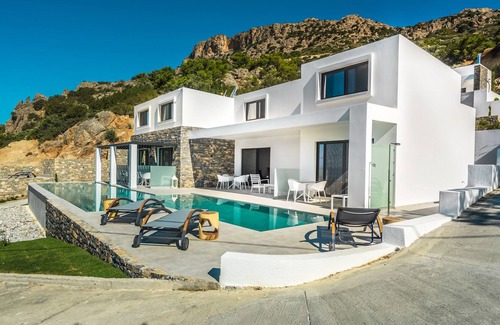 Koutsounari Apartment | Villa Daniela private apartments with pool and seaview