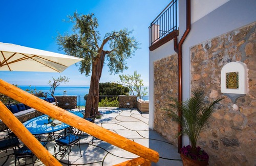 Laurito Villa | Villa De Rosa an oasis of peace and relax !