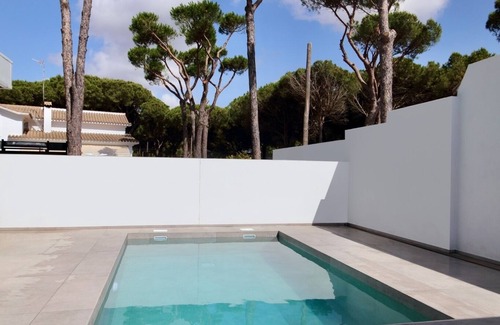 Chiclana de la Frontera Ski Chalet | Villa del Fresno with pool and parking