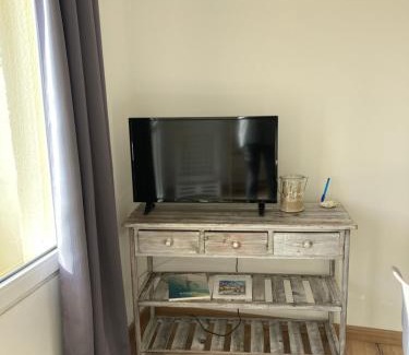 La Flotte Apartment | Villa del Re 2 face à la piscine