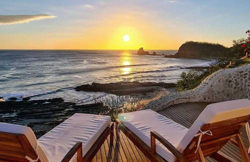 San Juan del Sur Villa | VILLA DELFIN - BEACHFRONT LUXURY 180° VIEWS