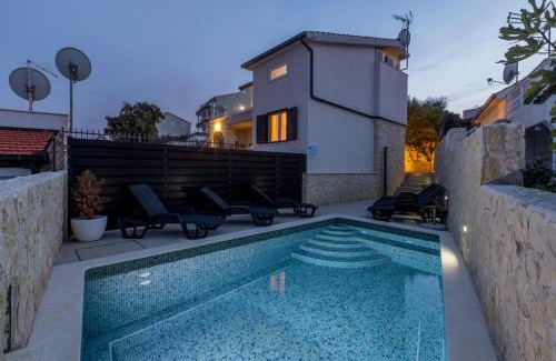 Sevid Villa | Villa Desire with private pool and sea view
