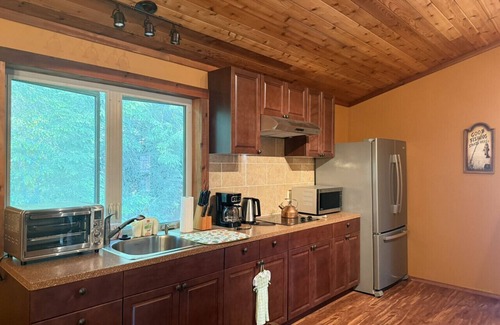 Alpine Lake Apartment | Villa deTuar pet friendly with lake views