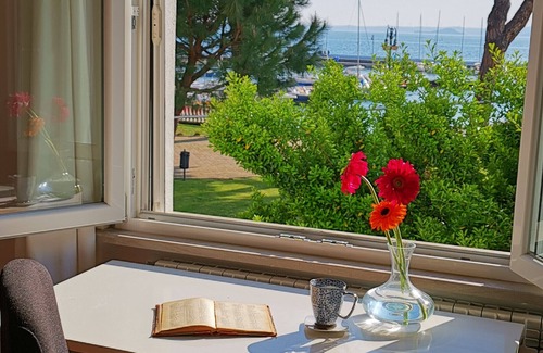 Bolsena Villa | Villa directly by the sea -Villa Clara for 12 persons