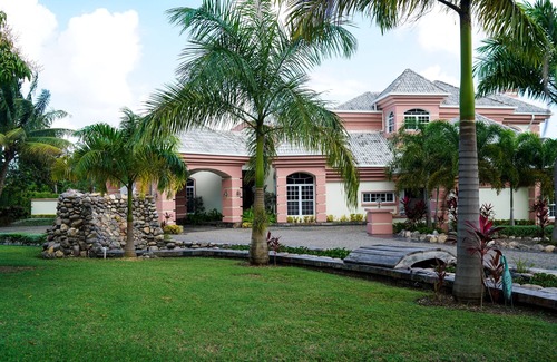 Mammee Bay Villa | VILLA DORA MAE IS AN ACCLAMATION OF ELEGANCE AND SOPHISTICATION!