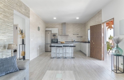 Barbate House | Villa 'El Olivar 2' with Mountain Views, Wi-Fi and Air Conditioning