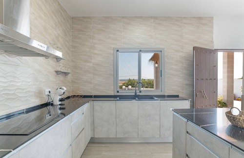 Barbate House | Villa 'El Olivar 2' with Mountain Views, Wi-Fi and Air Conditioning