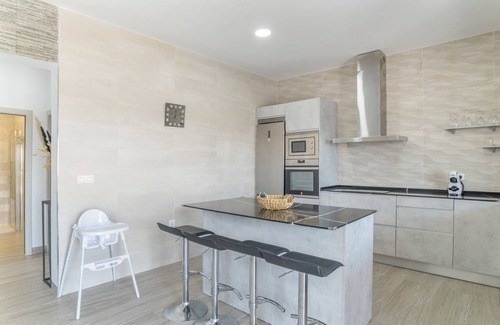 Barbate House | Villa 'El Olivar 2' with Mountain Views, Wi-Fi and Air Conditioning