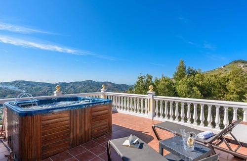Canillas de Albaida Villa | Villa El Puerto de Canillas Canillas de Albaida by Ruralidays