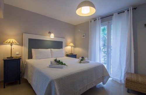 Ieromonachos Apartment | Villa Elaia Suites and Apartments No.3 & No.4 & No.5 & No.6 & No.7