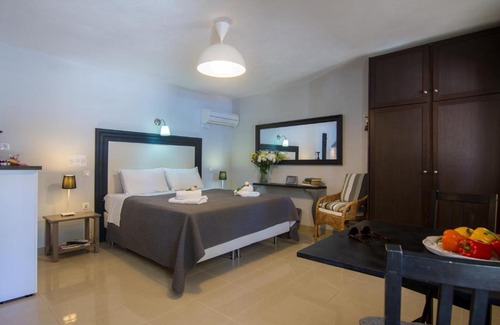 Ieromonachos Apartment | Villa Elaia Suites and Apartments No.3 & No.4 & No.5 & No.6 & No.7