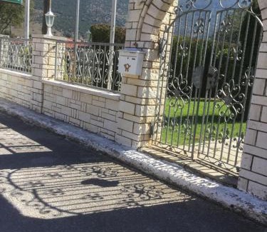 Perama House | Villa Elena