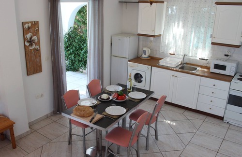 Messini Villa | Villa ELENI 3 bedrooms, 2 bathrooms, private pool, sea view.EOT licensed.