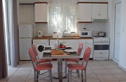 Messini Villa | Villa ELENI 3 bedrooms, 2 bathrooms, private pool, sea view.EOT licensed.