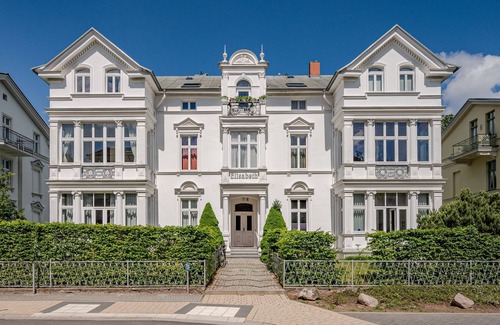 Seebad Heringsdorf Apartment | Villa Elisabeth Seewind - modern furnishings very close to the beach