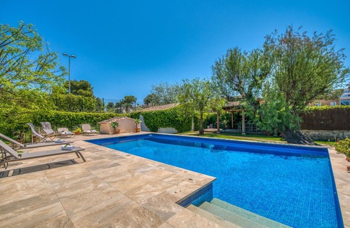 Alcudia Ski Chalet | Villa Encantada in Alcudia natural surroundings
