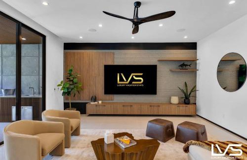 Victoria Park House | Villa Enclave- Brand New Luxe Las Olas Beach Villa