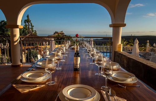 Monte Leon Villa | VILLA-VISTA-MAR with apartment and guest house