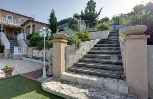 Frejus House | Villa Exclusive Dans L'esterel Frais et Calme à Frejus