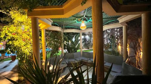 Tameslouht Villa | Villa familiale avec piscine privée, jardin spacieux et vue Atlas