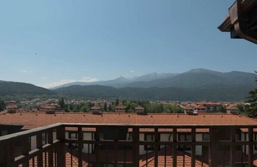 Dobrinishte Villa | Villa Family Comfort Key Hook – Mountain View