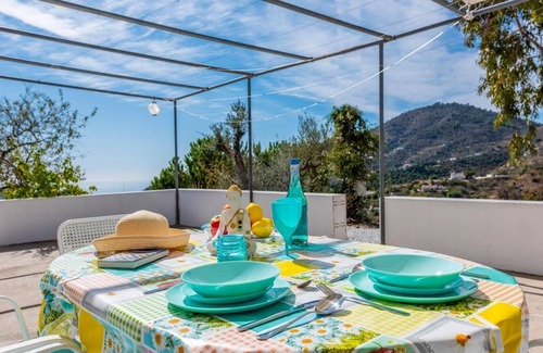 Sayalonga Villa | Villa Felicidad Sayalonga by Ruralidays