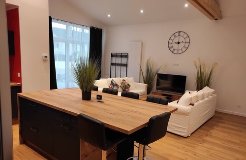 Viriat House | ⭐VILLA FELICIDAD ⭐Sublime⭐Near hypercentre ⭐Parking safe⭐WiFi⭐Private terrace