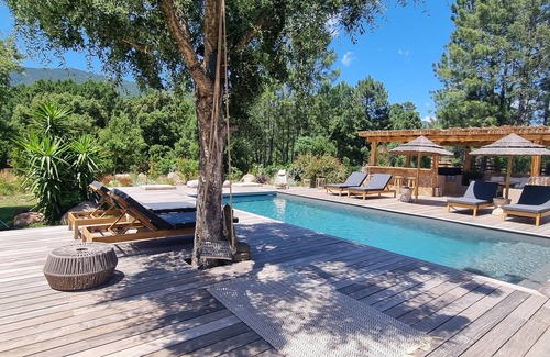 San-Gavino-di-Carbini Villa | Villa for 10 people, heated pool close to the beaches of Cala Rossa.