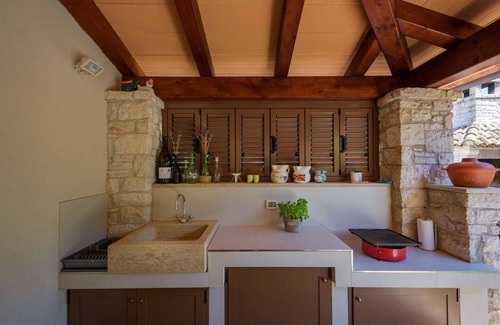 Visnjan Villa | Villa for 4 persons near Poreč, with garden and a pool with salt water.