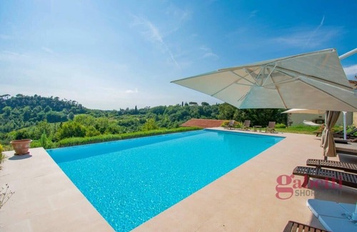 Palaia Villa | Villa Francia Summary