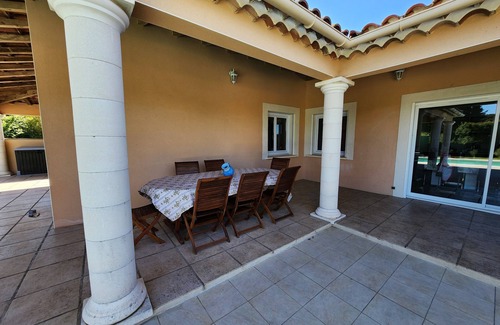 Vallerargues Villa | Villa Gardoise Avec Piscine Privée et Chauffee