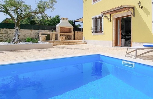 Nova Vas Ski Chalet | Villa Ginevra - Three Bedroom Chalet, Sleeps 6