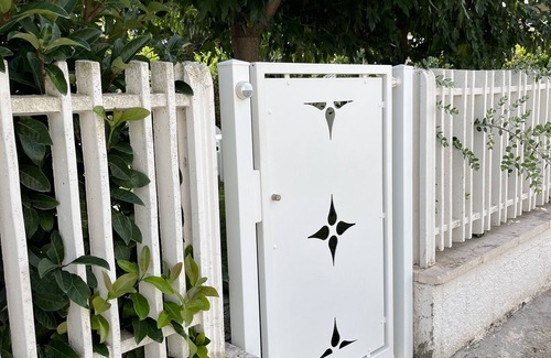 Savelletri Apartment | Villa Giorgia, with large garden 50 meters from the beautiful sea of Savelletri.
