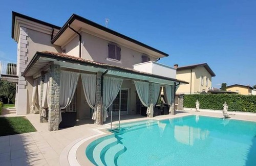 San Benedetto di Lugana Villa | Villa Giuly