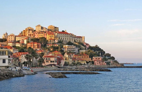 Poggi Villa | Villa "Greta" with Sea View, Shared Pool & Wi-Fi
