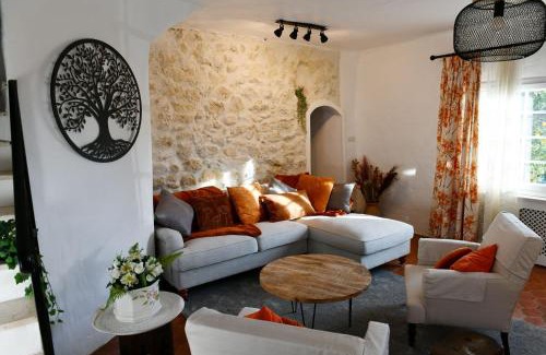 Antibes Villa | Villa Harmonie - unique provençal charm
