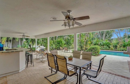 Survey Creek Villa | Villa Heated Pool, Golf Course BBQ Ping Pong Table