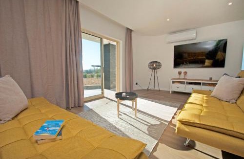 Branqueira Villa | Villa Hollywood by Algarve Vacation