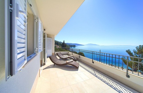 Martinscica Villa | Villa in Cres with Sea Views & Pool