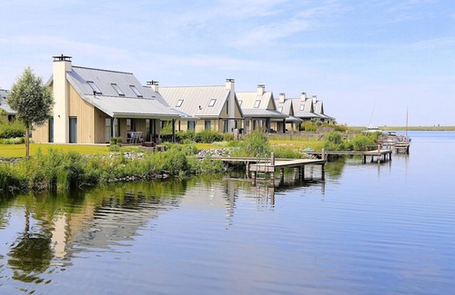 Tholen House | Villa in Netherlands with Sauna & Garden