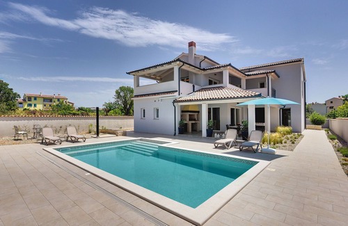 Premantura Villa | Villa in Premantura with Pool near Beach
