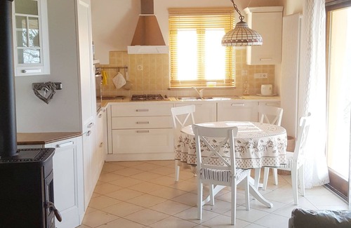 Uzzano Villa | villa in the green | street number 2