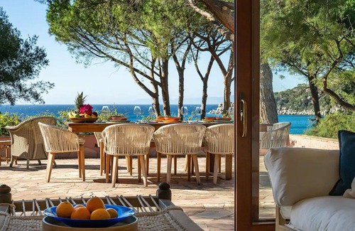 Torre delle Stelle Villa | Villa in Torre Delle Stelle with 7 bedrooms sleeps 14