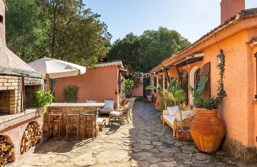 Torre delle Stelle Villa | Villa in Torre Delle Stelle with 7 bedrooms sleeps 14